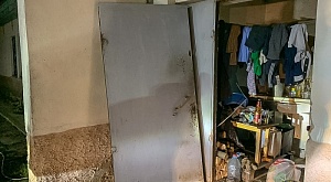 Спасатели владимирского РОССОЮЗСПАСа вскрыли дверь в помещение и обнаружили труп мужчины