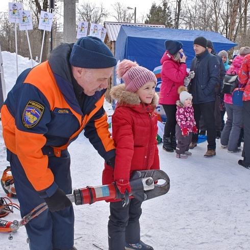 Спасатели РОССОЮЗСПАС Владимирской области приняли участие в городском празднике «Снежный бум» в городе Коврове