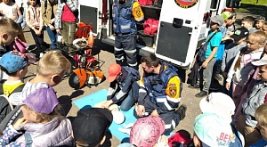 В рамках проекта «Безопасные каникулы» спасатели РОССОЮЗСПАСа Владимирской области провели обучение детей в городе Суздаль.