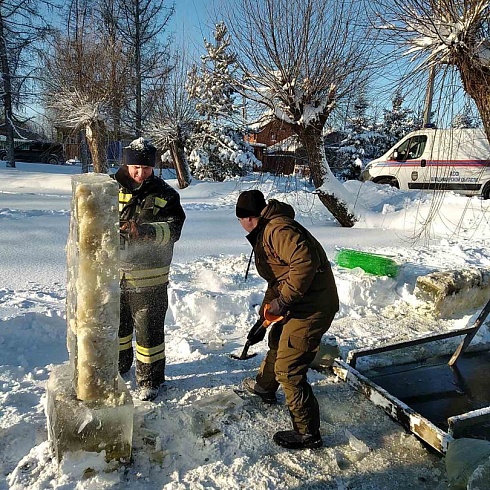 Владимирские спасатели обеспечили безопасность на крещенских купаниях 