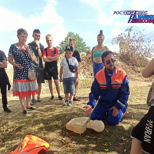 Владимирские спасатели рассказали ребятам из Суздальского реабилитационного центра о безопасности на водных объектах