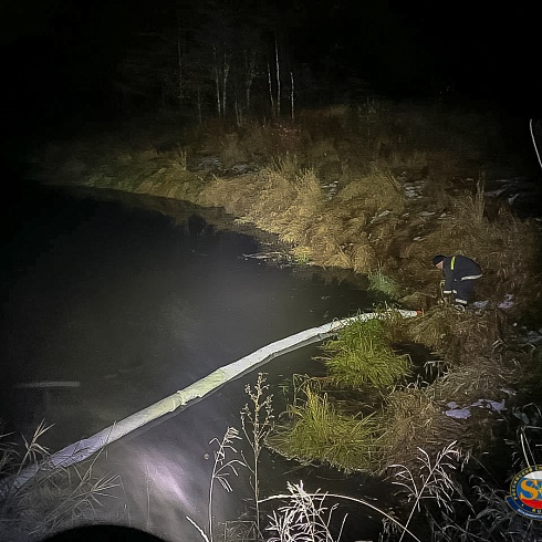 Спасатели владимирского регионального отделения РОССОЮЗСПАССа локализовали последствия загрязнения реки Клязьма
