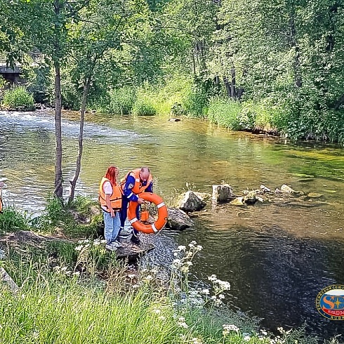 Спасатели РОССОЮЗСПАССа Владимирской области провели занятие для ребят из летнего лагеря Мелеховской школы № 1 по безопасности на воде