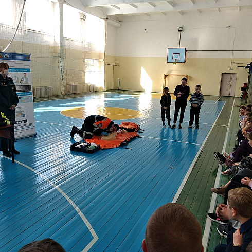 Ученики Весьской школы Суздальского района попробовали себя в роли спасателей