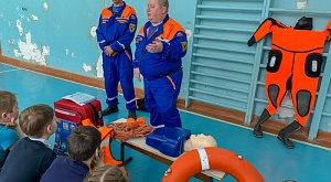 Спасатели владимирского РОССОЮЗСПАСА рассказали школьникам о правилах поведения на водных объектах весной